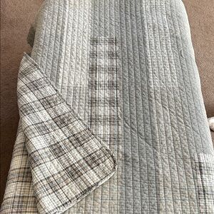 Eddie Bauer Gray and Cream Plaid Quilt